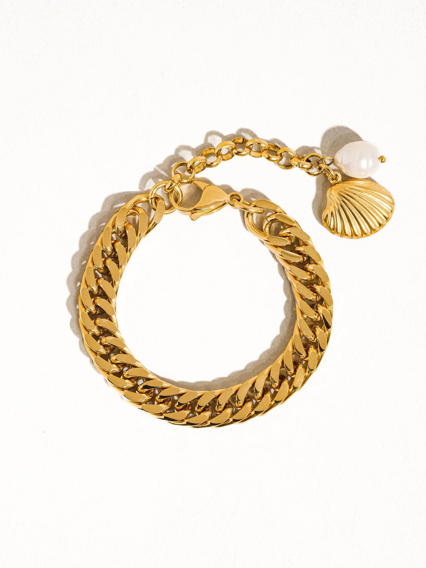 Tossa Shell Pearl Chain Bracelet